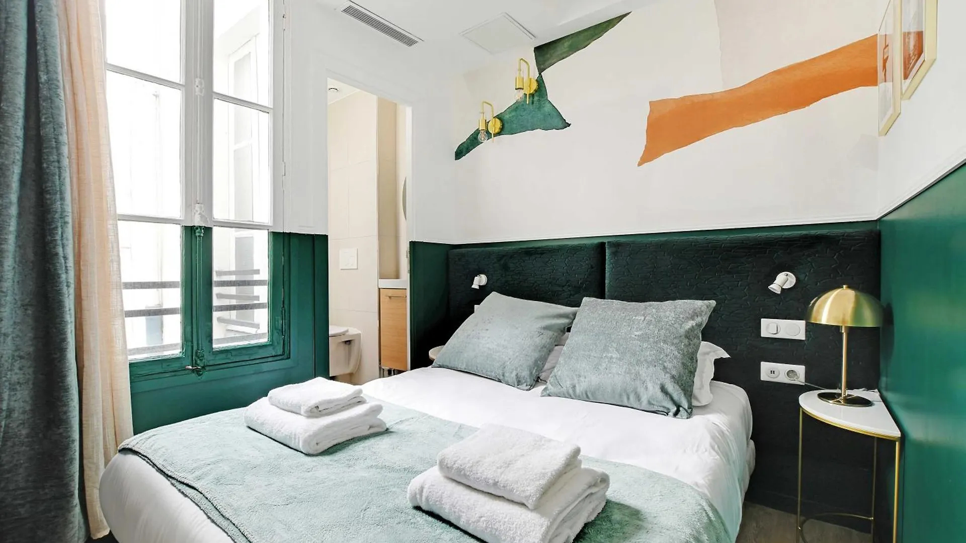 Modern Studio With A-C - Near Montmartre Paris